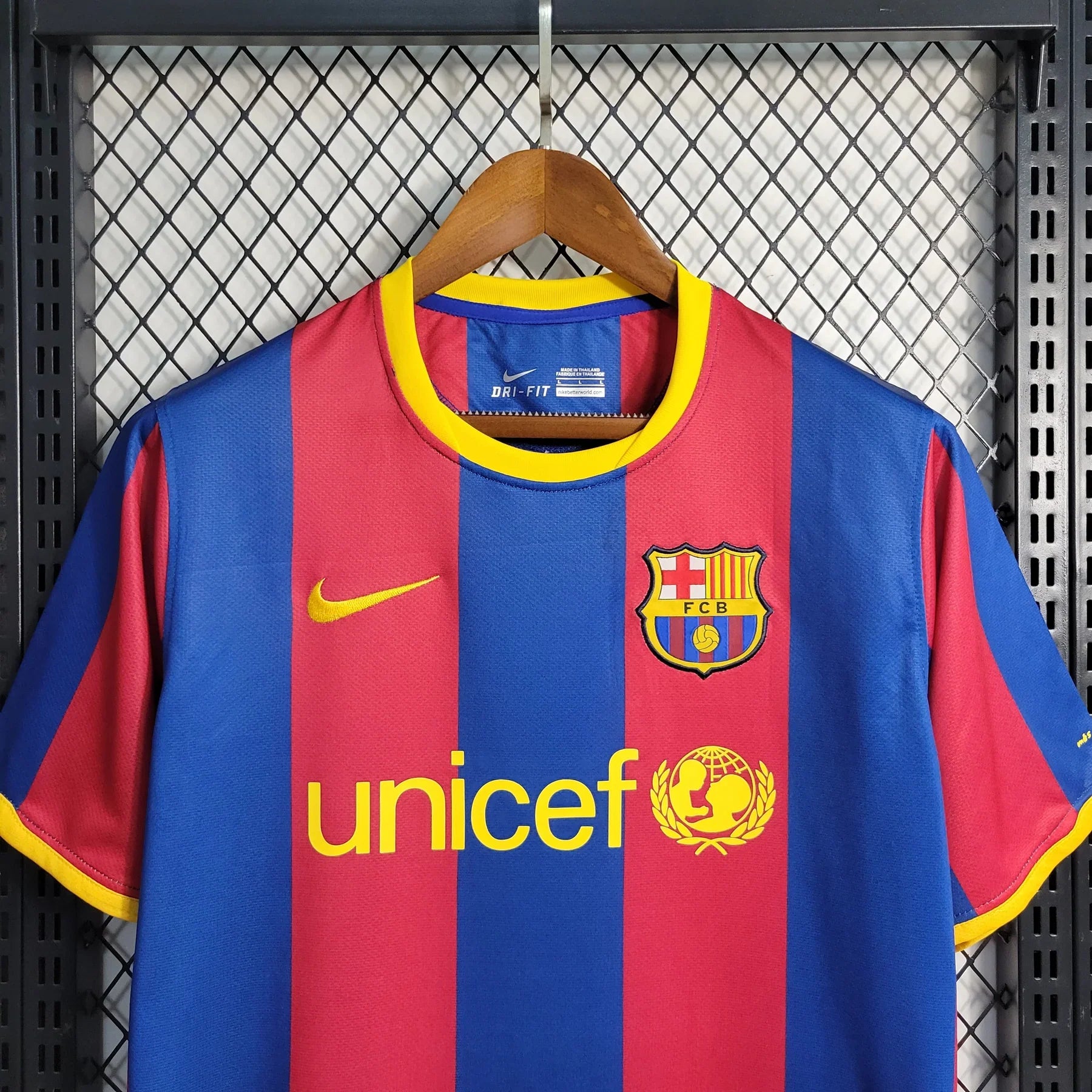 FC Barcelona 10/11 Home Shirt Football Jersey | Retrokick