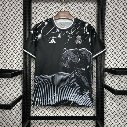 Real Madrid 25/26 Panther Trikot (Sonderedition)