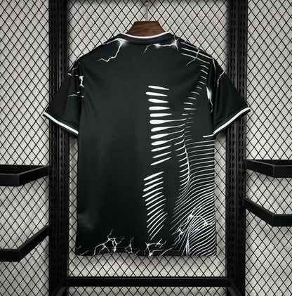Real Madrid 25/26 Panther Trikot (Sonderedition)